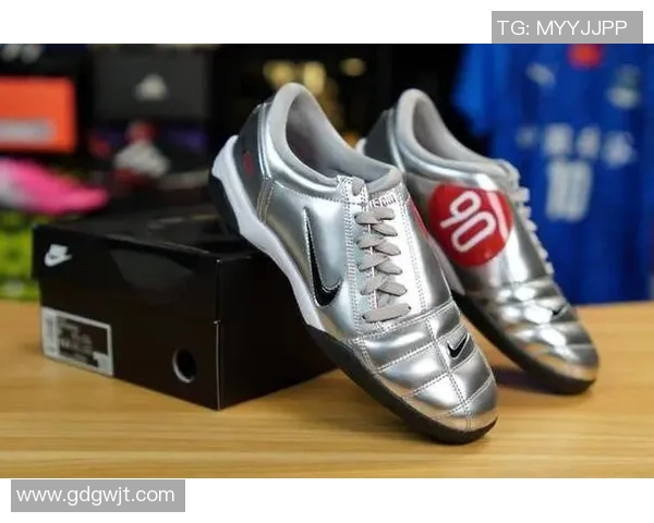 球星专属定制足球鞋设计潮流 引领运动时尚新风潮